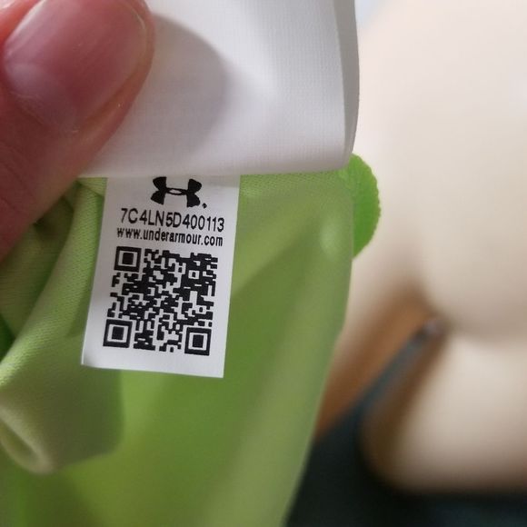 Under Armor NWT T-Shirt workout Medium M Loose Tee Yellow Green Neon - Picture 14 of 14